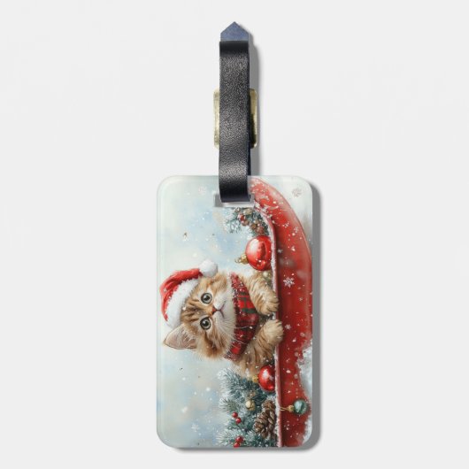 雪のクリスマスを過ごすソリのペルシャ猫 ラゲッジタグ (裏面縦)