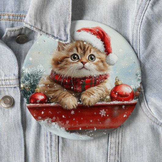 雪のクリスマスを過ごすソリのペルシャ猫 缶バッジ (インサイチュ)