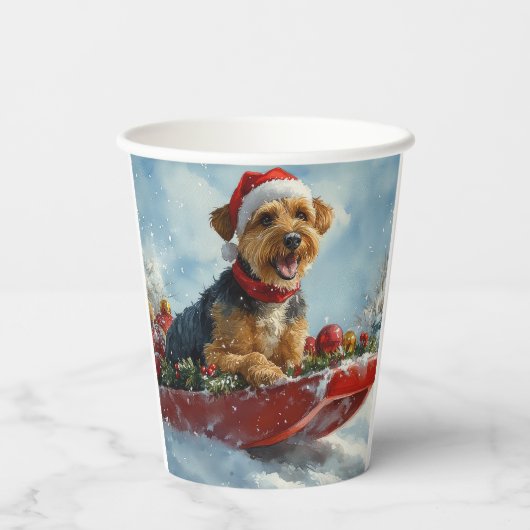 雪のクリスマスを過ごすソリの愛犬 紙コップ (裏面)