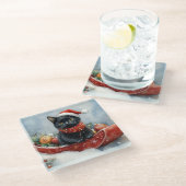 雪のクリスマスを過ごすソリの黒猫 ガラスコースター (アングル)