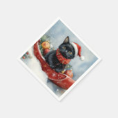 雪のクリスマスを過ごすソリの黒猫 スタンダードカクテルナプキン (角)