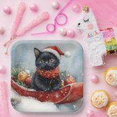 雪のクリスマスを過ごすソリの黒猫 ペーパープレート (パーティー)
