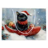 雪のクリスマスを過ごすソリの黒猫 ラージペーパーバッグ (裏面)
