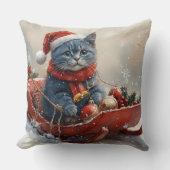 雪のクリスマスを過ごすソリ姿のオリエンタルブルー猫 クッション (正面)
