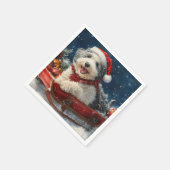 雪のクリスマスを過ごす英国の眠り犬 スタンダードカクテルナプキン (角)