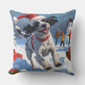 雪のクリスマスハットで金髪のポインティンググリフォン クッション (正面)