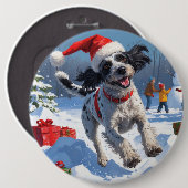 雪のクリスマスハットで金髪のポインティンググリフォン 缶バッジ (正面&裏面)