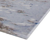 雪のクリスマスハットに座って可愛い大きなデーン犬 カッティングボード (角)