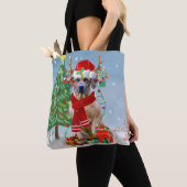 雪のクリスマスプレゼントにローデシアンのリッジバックドッグ トートバッグ (クローズアップ)