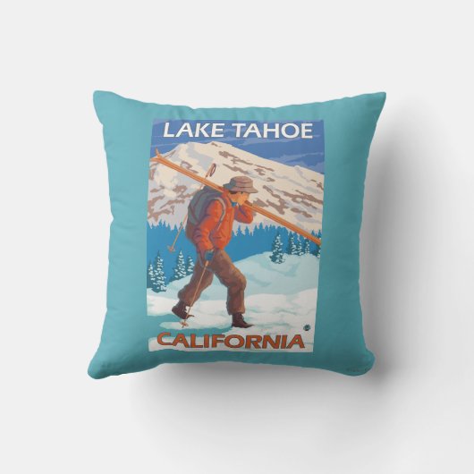 雪のスキー-タホ湖、Californi --を運んでいるスキーヤー クッション (裏面)
