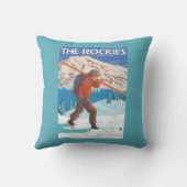 雪のスキー-ロッキー山脈--を運んでいるスキーヤー クッション (裏面)