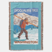 雪のスキー- Snoqualmieのパス、WA --を運んでいるスキーヤー スローブランケット (正面縦)