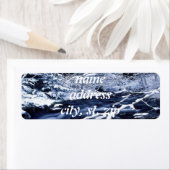 雪のストリーム –  ラベル (インサイチュ)