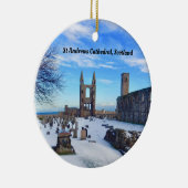 雪のセント・アンドリューススコットランドのカテドラルの台なし セラミックオーナメント (右)