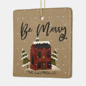 雪のソルトボックスハウス初期のカントリー名の追加 セラミックオーナメント (左)