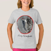 雪のダウンウッドペッカー – オリジナル写真 Tシャツ (正面)