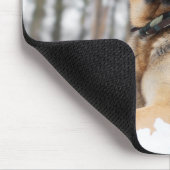 雪のドイツの羊飼い マウスパッド (コーナー)