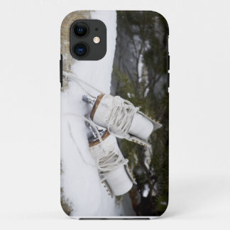 、雪のフィギュアスケートはアイススケートします iPhone 11 ケース