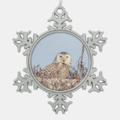 雪のフクロウがビーチ スノーフレークピューターオーナメント (正面)