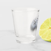 雪のフクロウ一家の夢のような知恵 ショットグラス (左)