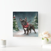 雪のフランスのクリスマスにブルドッグ スクエア壁時計 (ホーム)