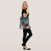 雪のフランスのクリスマスにブルドッグ トートバッグ (モデル)