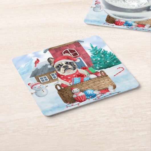 雪のフランスの中のブルドッグのクリスマスドッグハウス スクエアペーパーコースター (アングル)