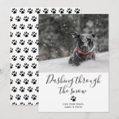 雪のペット犬のクリスマスカードをダッシュイン 招待状 (正面/裏面)