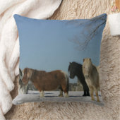 雪のミニチュア馬のグループ クッション (ブランケット)