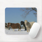 雪のミニチュア馬のグループ マウスパッド (マウス)
