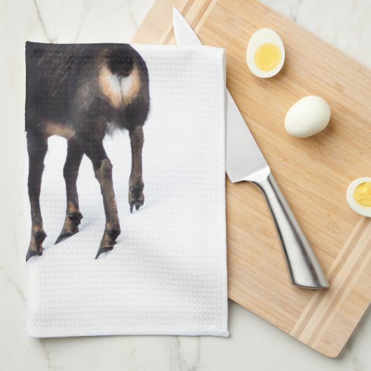 雪のミニマル上でアルパインシャモア山ヤギ キッチンタオル (四つ折り)