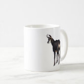 雪のミニマル上でアルパインシャモア山ヤギ コーヒーマグカップ (正面右)