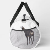 雪のミニマル上でアルパインシャモア山ヤギ ダッフルバッグ (右)