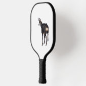 雪のミニマル上でアルパインシャモア山ヤギ ピックルボールラケット (左)