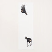 雪のミニマル上でアルパインシャモア山ヤギ ヨガマット (裏面)