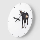 雪のミニマル上でアルパインシャモア山ヤギ ラージ壁時計 (傾斜)