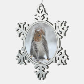 雪のリスのクリスマスの飾り スノーフレークピューターオーナメント (右)