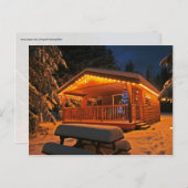 雪のログキャビンの美しいクリスマスライト シーズンポストカード (正面/裏面)