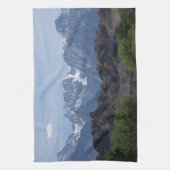 雪のローンパインの山のキャップ キッチンタオル (縦)