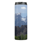 雪のローンパインの山のキャップ タンブラー (裏面)