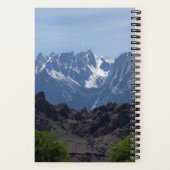 雪のローンパインの山のキャップ ノートブック (裏面)