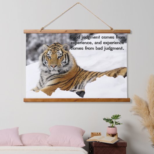 雪の上からあなたを見てベンガルタイガー 吊り下げ型タペストリー (寝室)