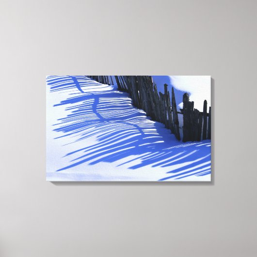 雪の上にフェンスの影 キャンバスプリント (正面)