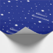 雪の上にブルーギフトラップを飾るメリークリスマス ラッピングペーパー (角)