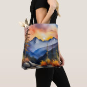 雪の上に日の出の水の色は山を覆った トートバッグ (クローズアップ)