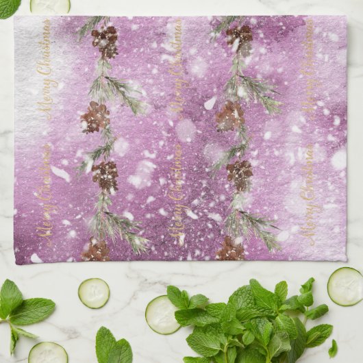 雪の上に松の実があるモミの枝 キッチンタオル (折り畳み)