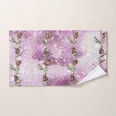 雪の上に松の実があるモミの枝 ハンドタオル (ハンドタオル)