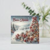 雪の上に贈り物を持つクリスマスツリーBuon Natale シーズンカード (スタンド正面)