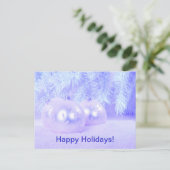 雪の上に青いクリスマスボール（背景が青） シーズンポストカード (スタンド正面)