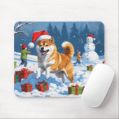 雪の上のクリスマス帽を被った柴犬 マウスパッド (マウス)